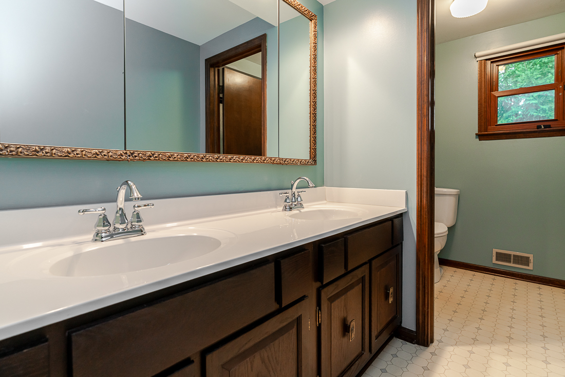 111 North Nob Hill-46