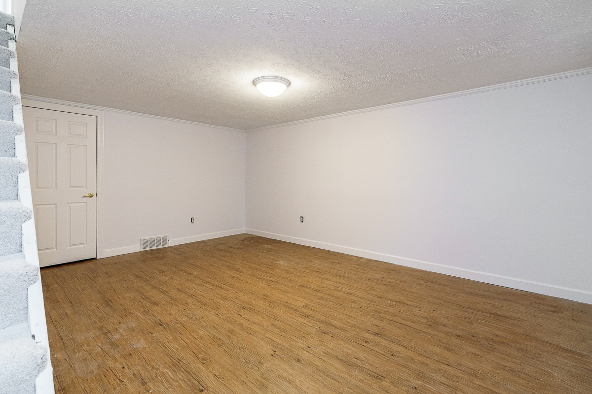 1217 Weybridge Rd-13