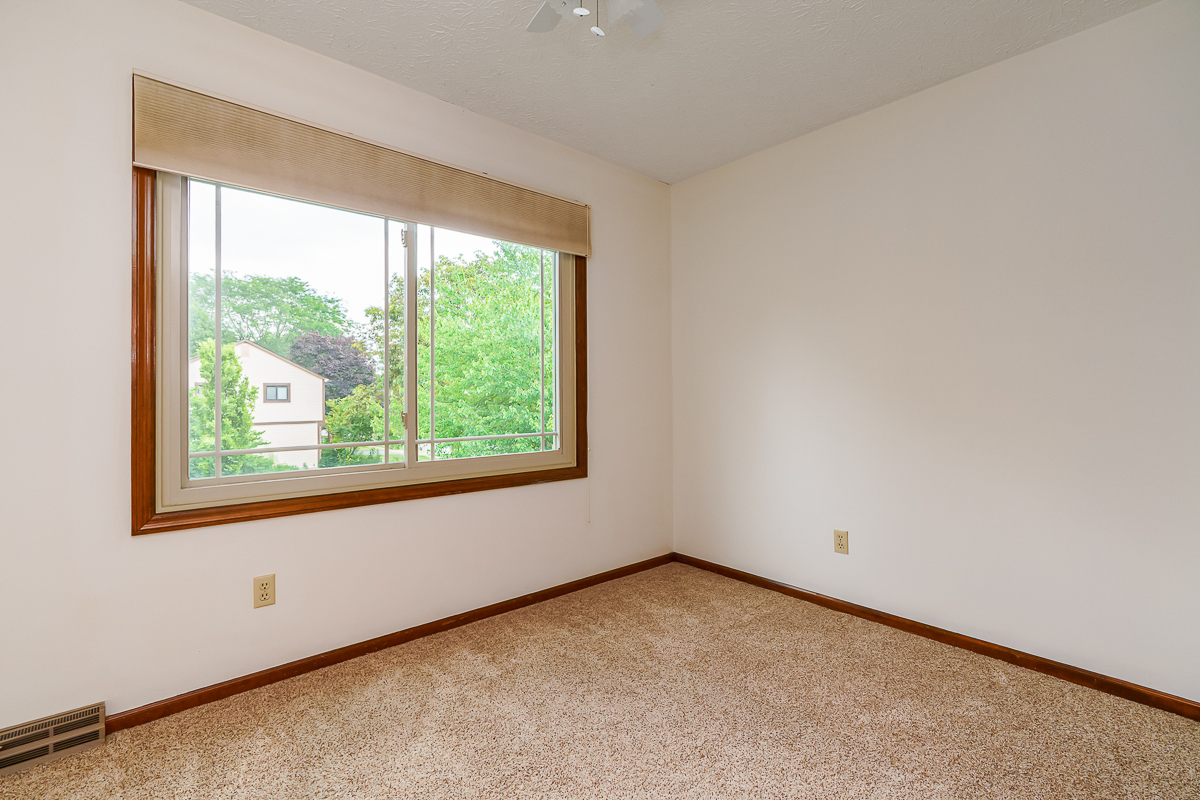1425 Briarmeadow Dr-47