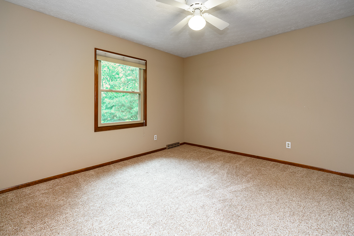 1425 Briarmeadow Dr-51