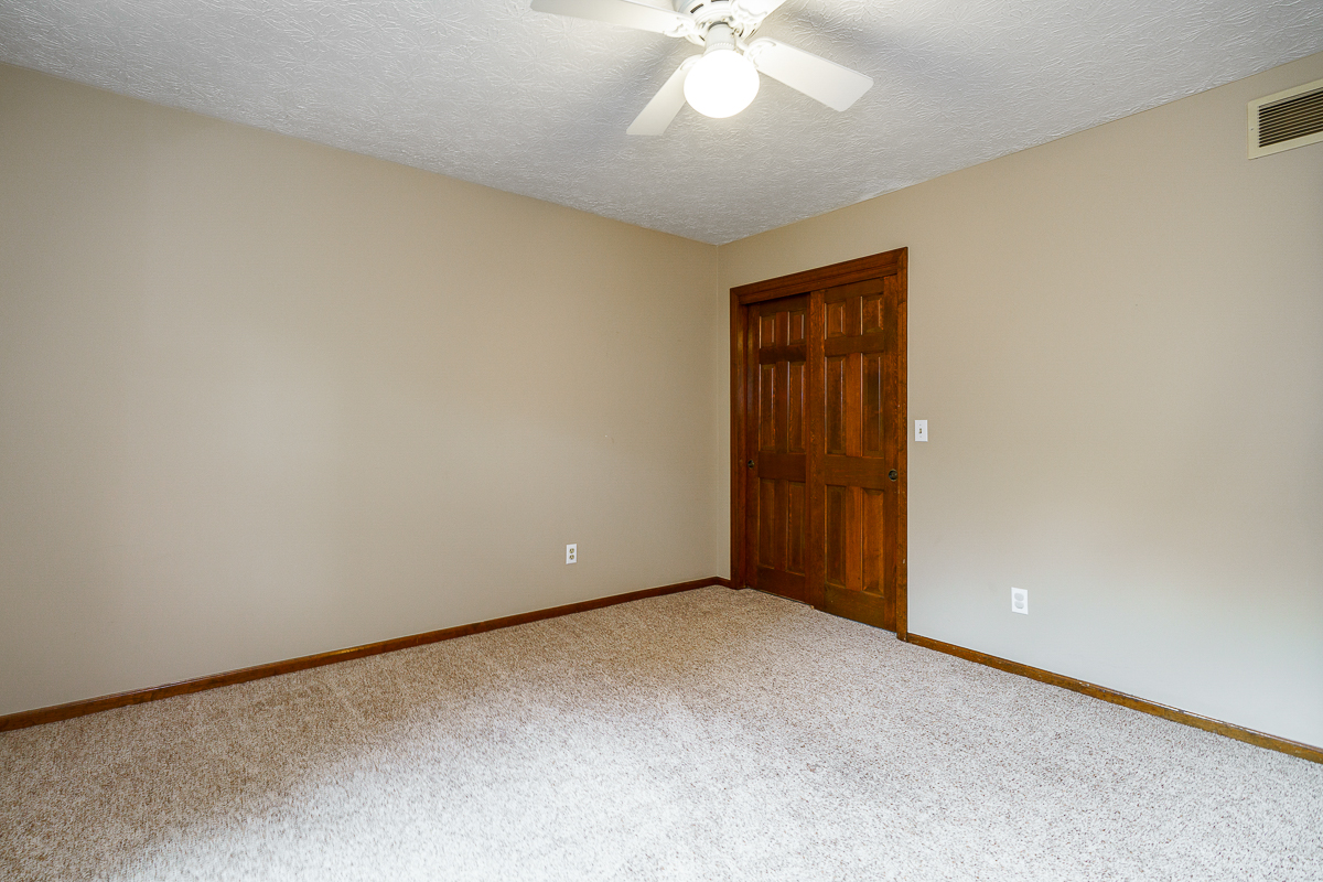 1425 Briarmeadow Dr-52