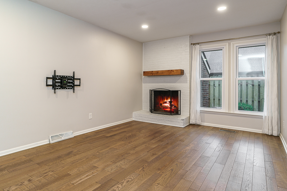 1537 Sandringham Ct.-22