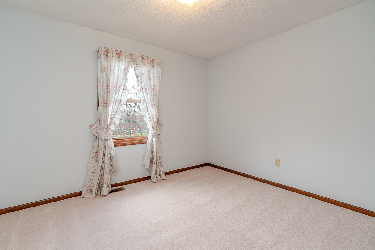 1685 Beckett Ave.-35