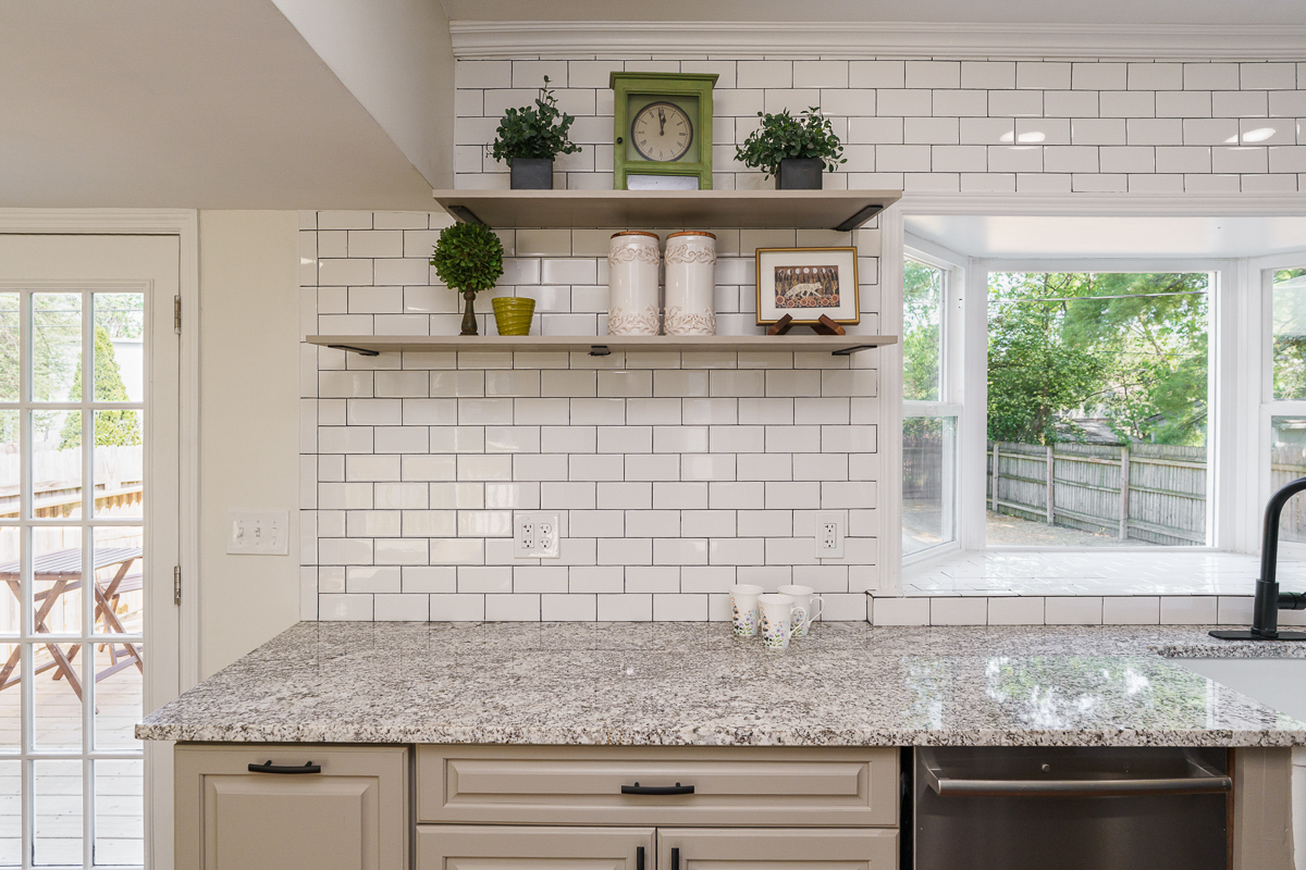 1786 Gerrard Ave-27