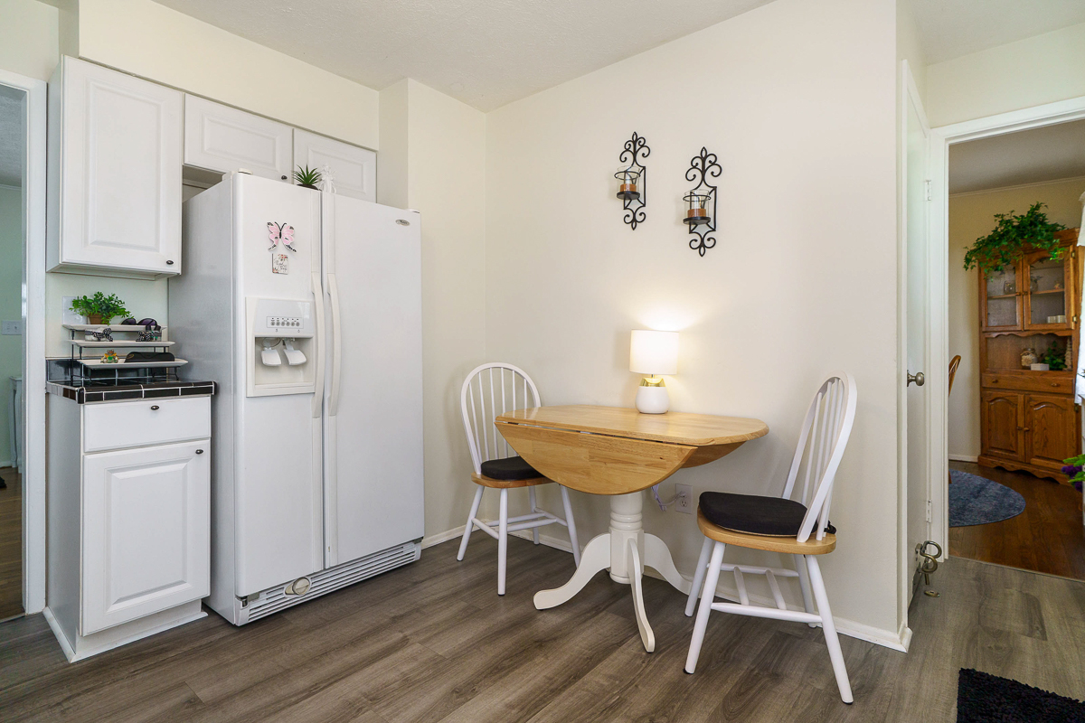 201 Rose Ave-25