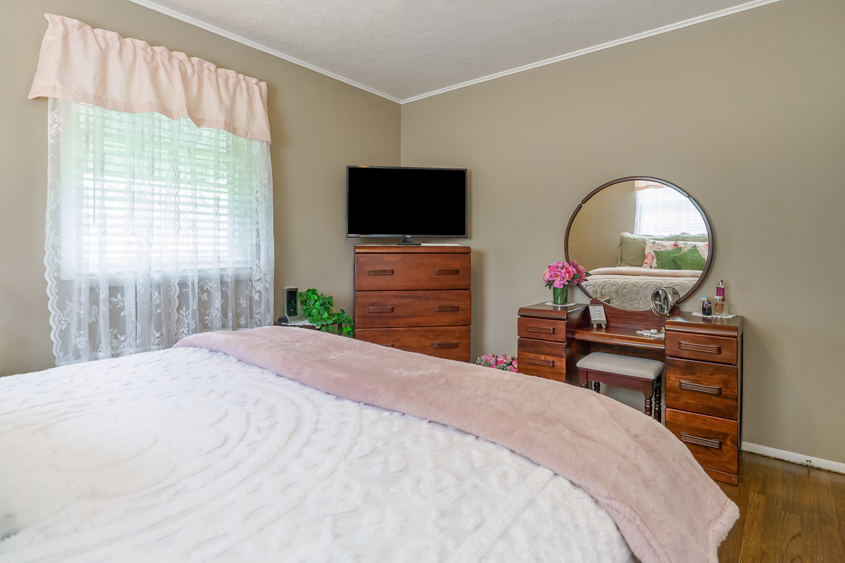 201 Rose Ave-31