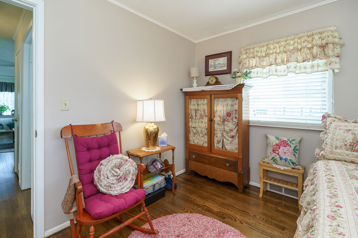 201 Rose Ave-35