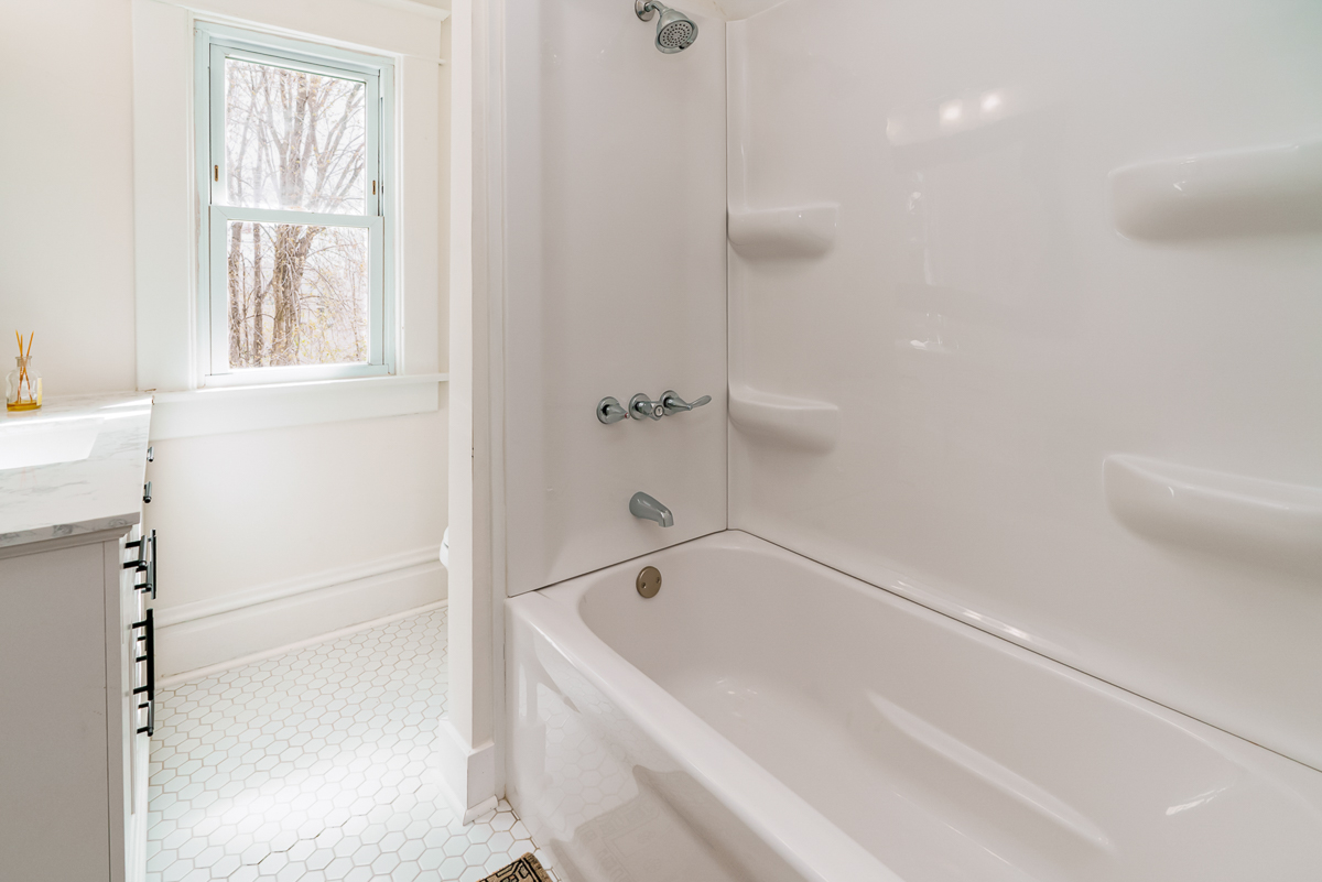 209 E Morrill Ave-25