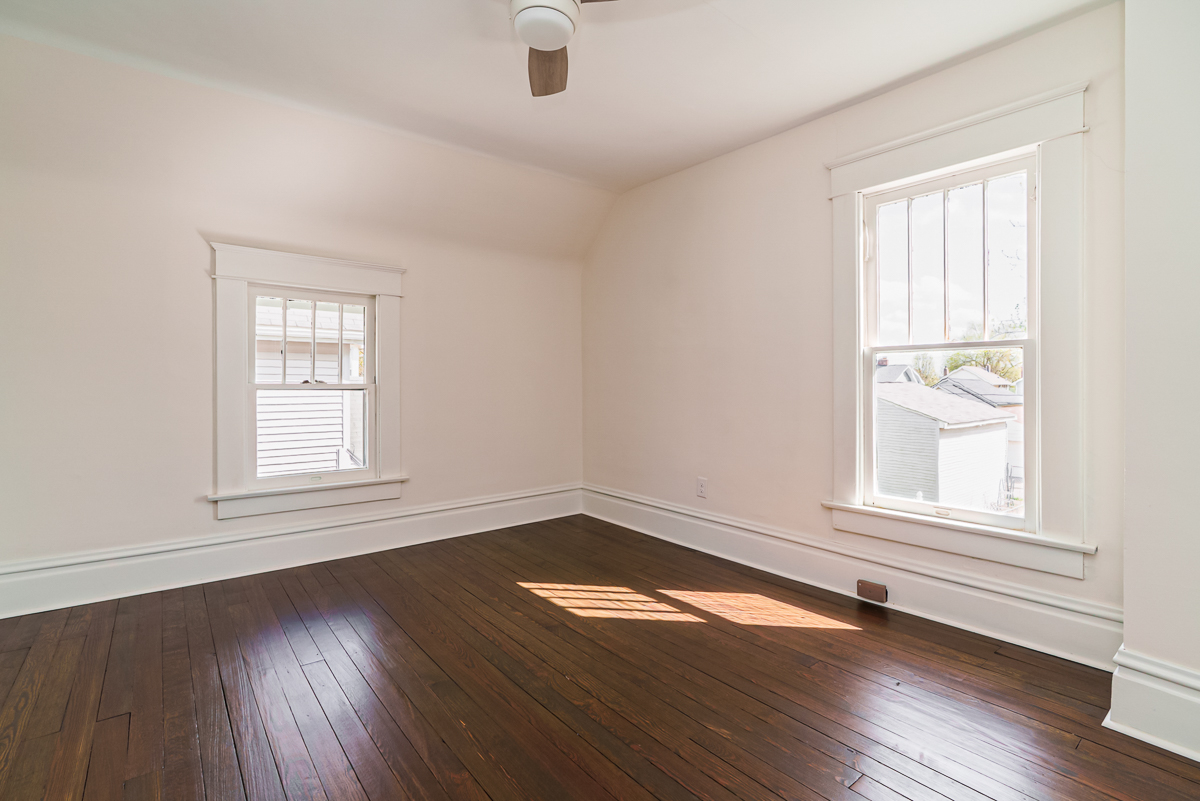 209 E Morrill Ave-26