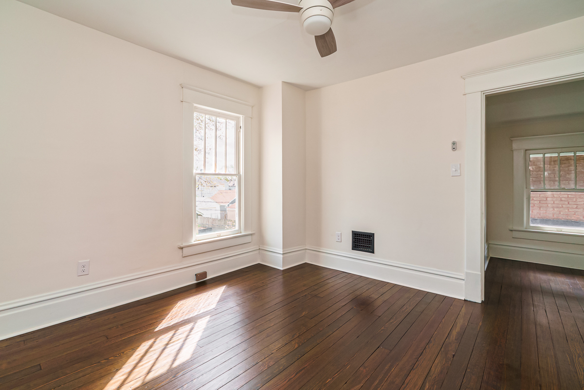 209 E Morrill Ave-27