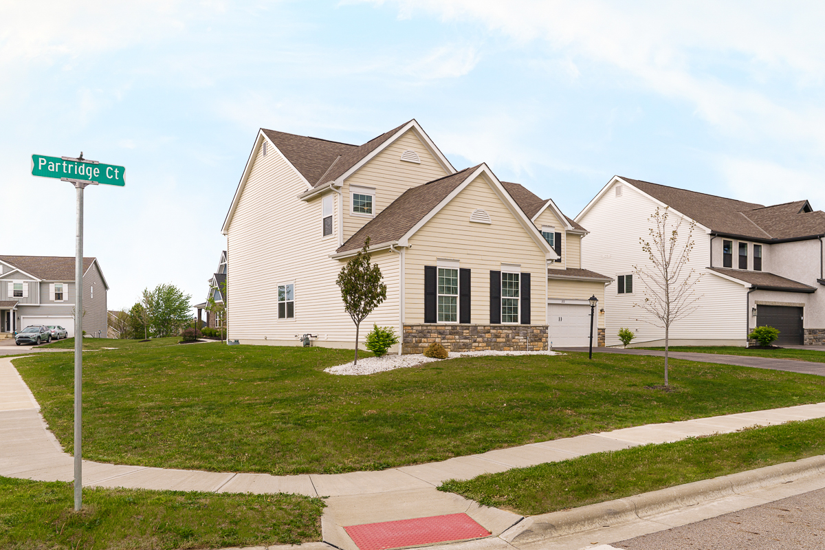212 Partridge Ct-9