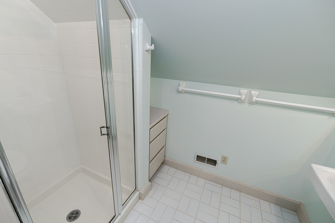 242 e Sycamore St-44