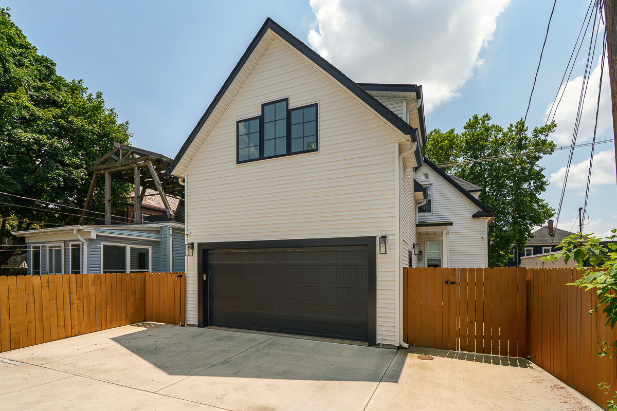 242 Thurman Ave-10