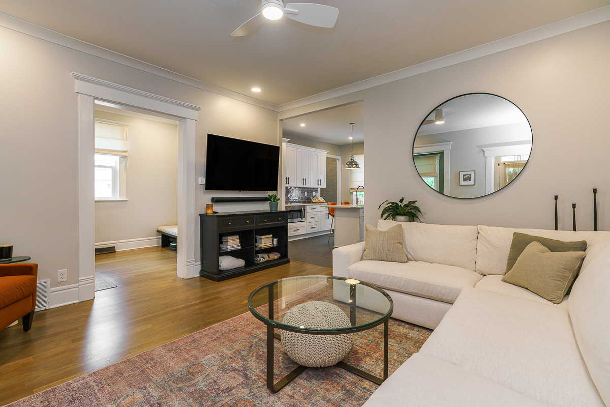 242 Thurman Ave-16