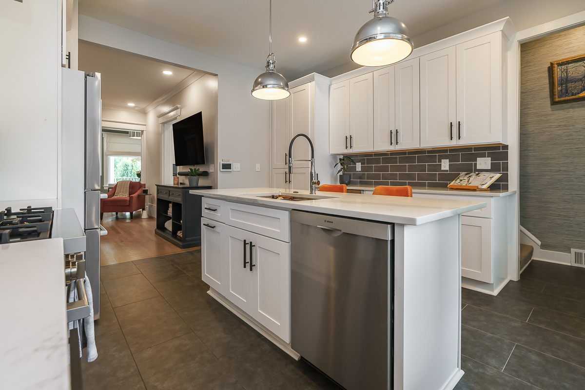 242 Thurman Ave-23