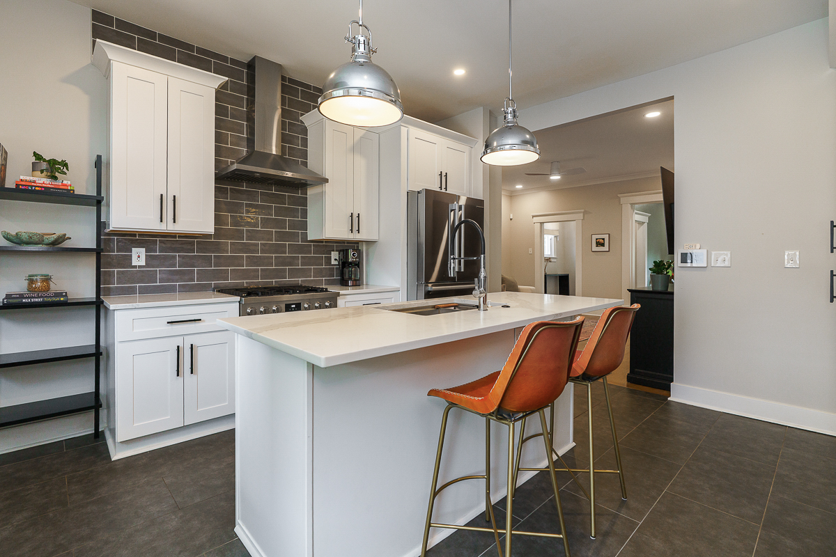 242 Thurman Ave-25