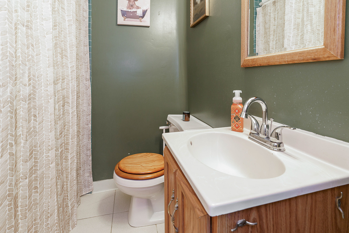 2521 Glenmawr Rd-33