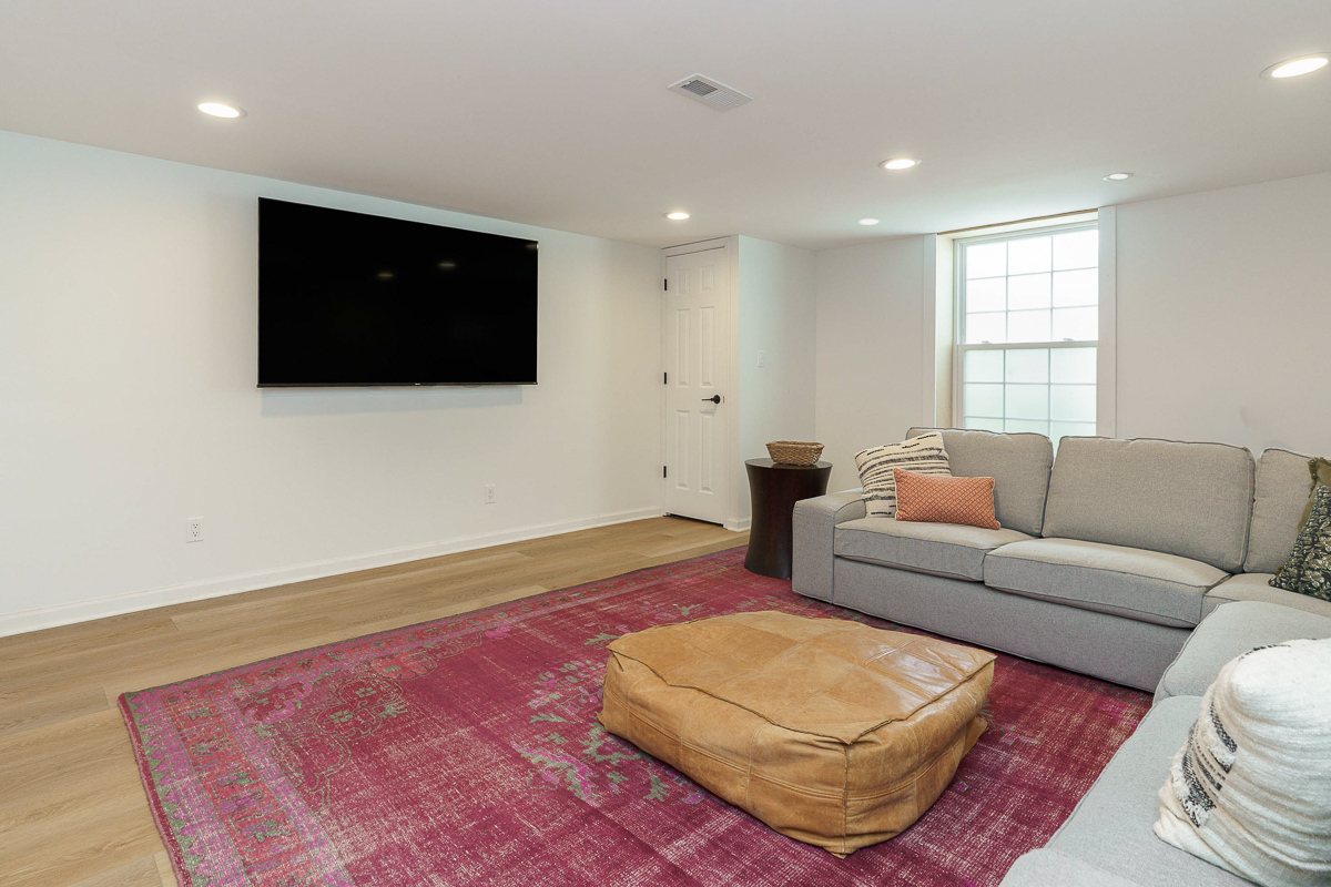 2737 Sherwood Ave-17