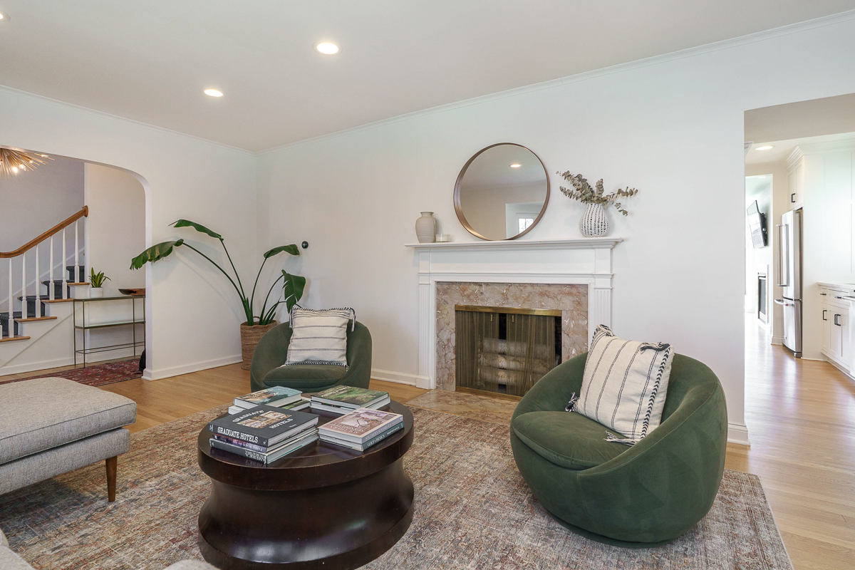 2737 Sherwood Ave-23