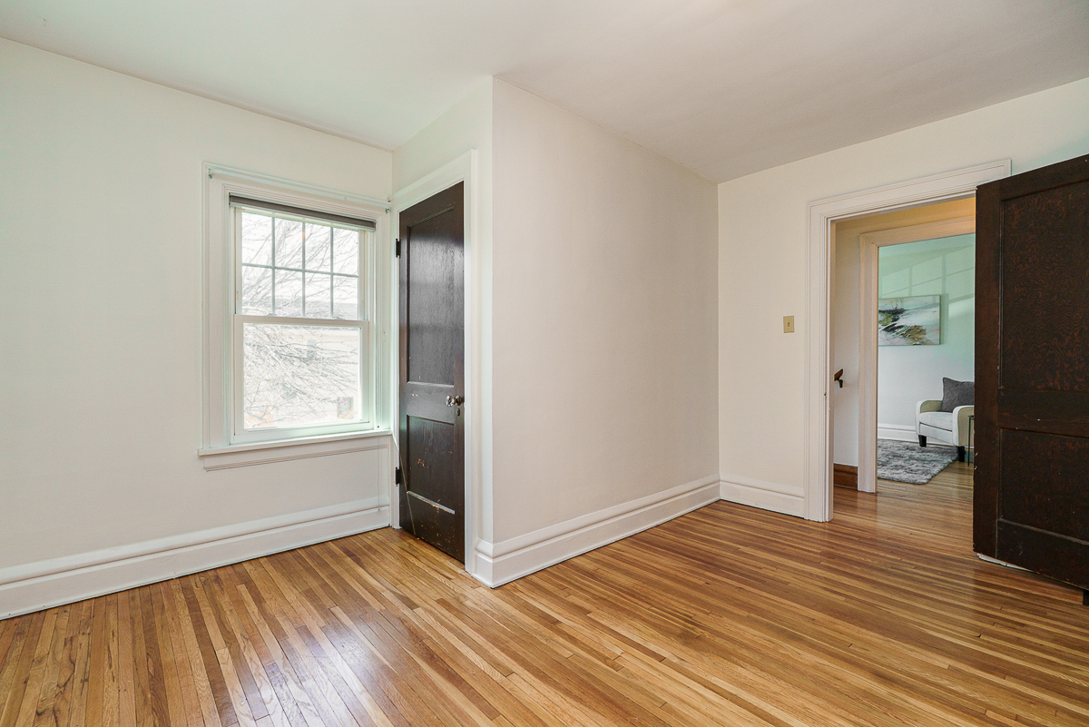 2771 Indianola Ave-35