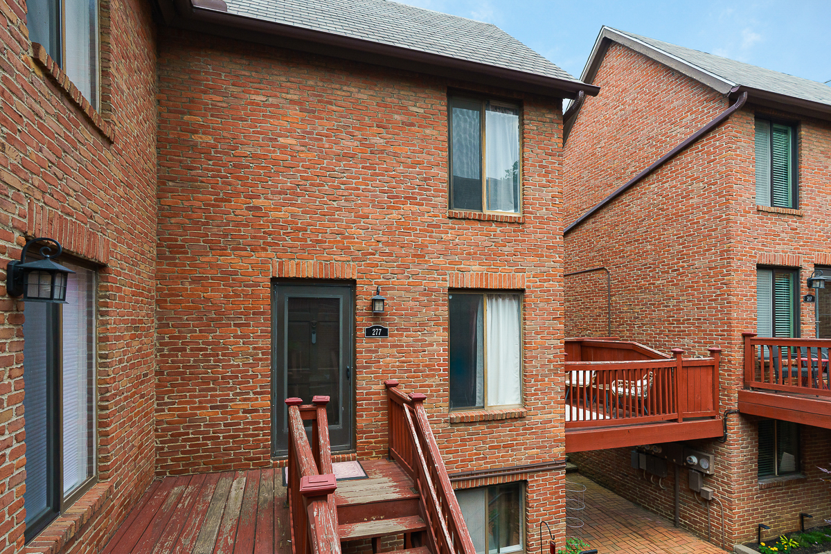 277 Lear St-6