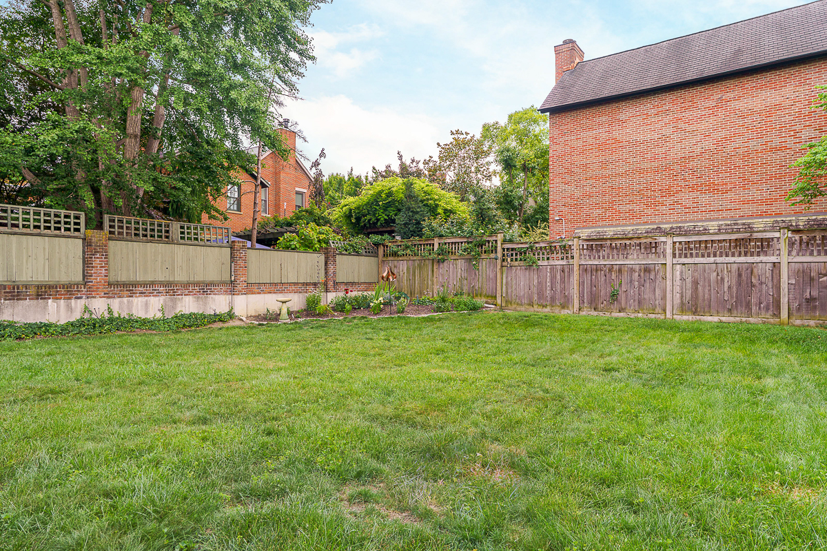 279-281 E Beck St-4