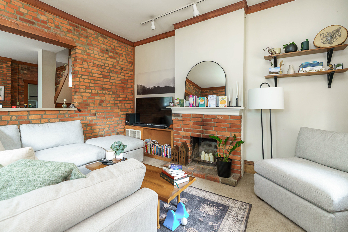 279-281 E Beck St-7