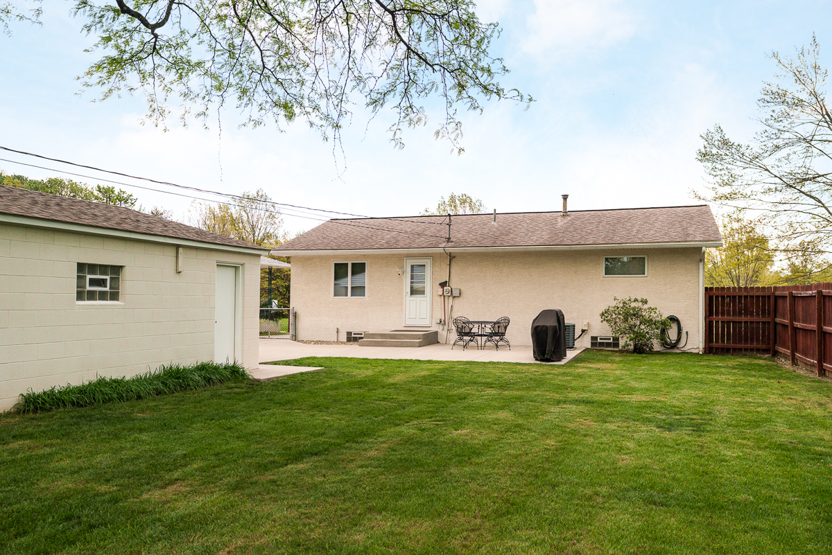 318 E Stanton Ave-14