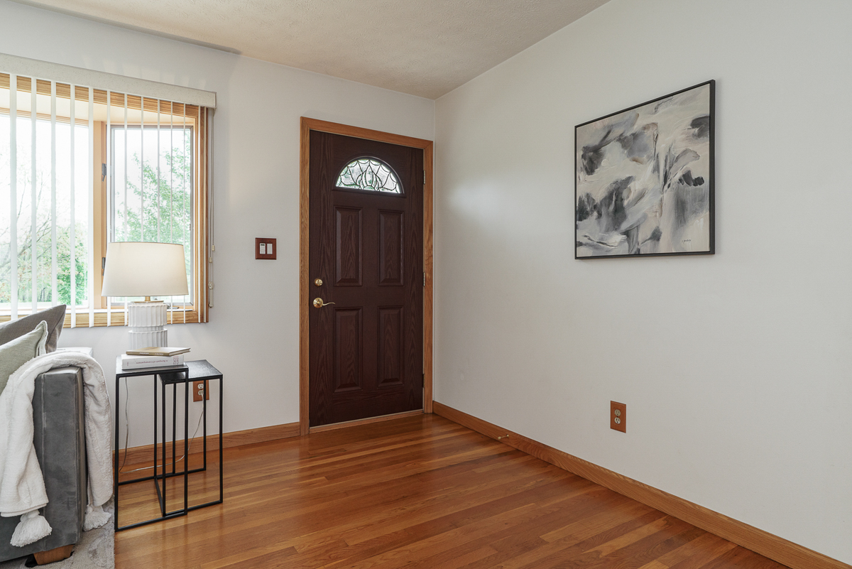 318 E Stanton Ave-17