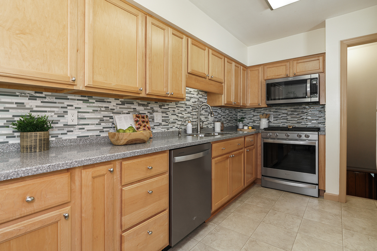 318 E Stanton Ave-21