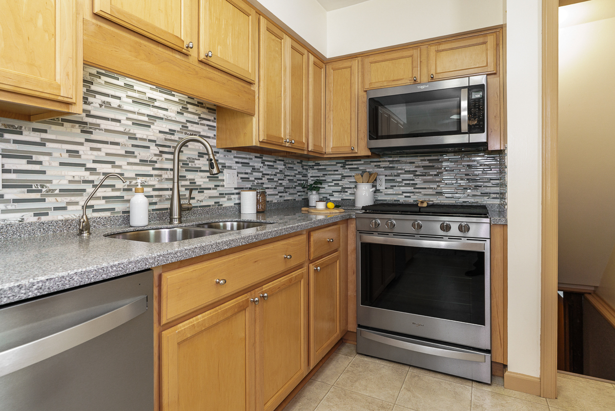 318 E Stanton Ave-23