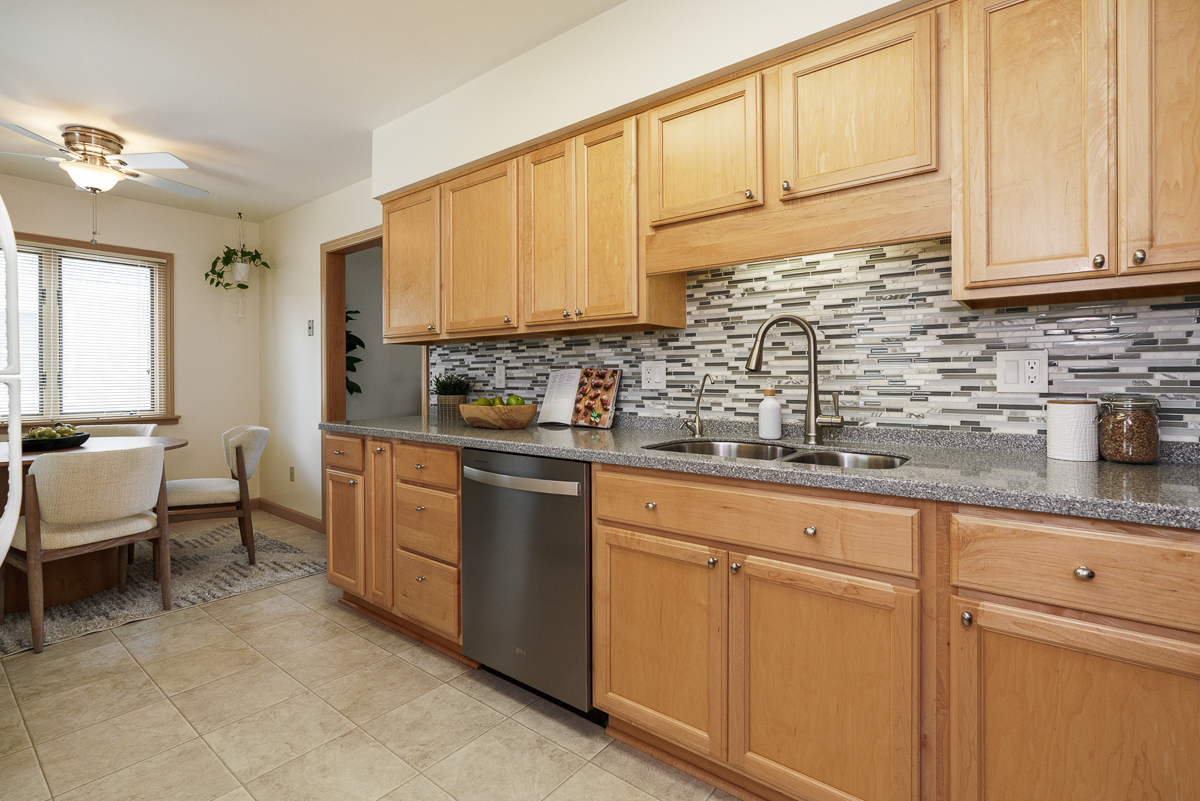 318 E Stanton Ave-24