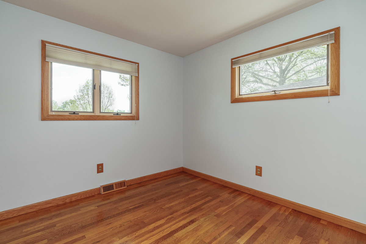318 E Stanton Ave-32
