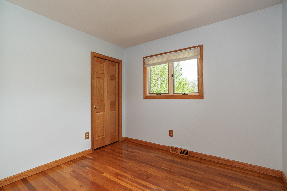 318 E Stanton Ave-33