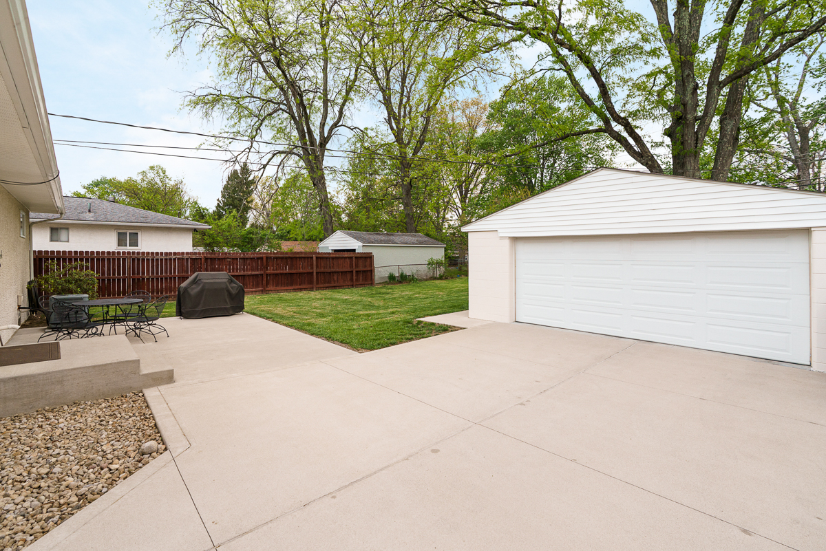 318 E Stanton Ave-8