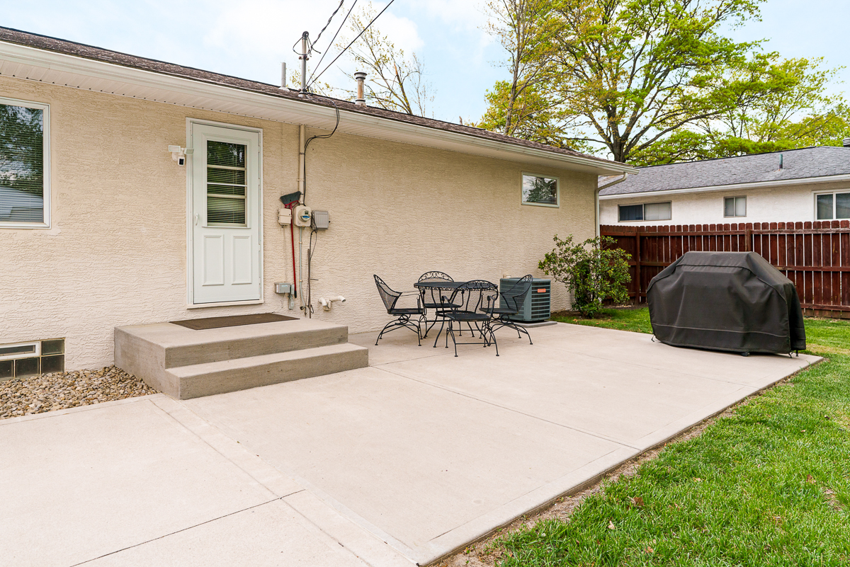 318 E Stanton Ave-9
