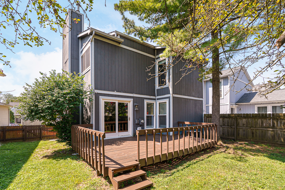 324 Meadowside Court-10