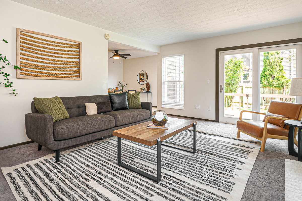 324 Meadowside Court-16