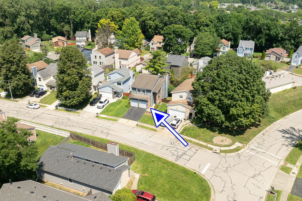 324 Meadowside Court-4