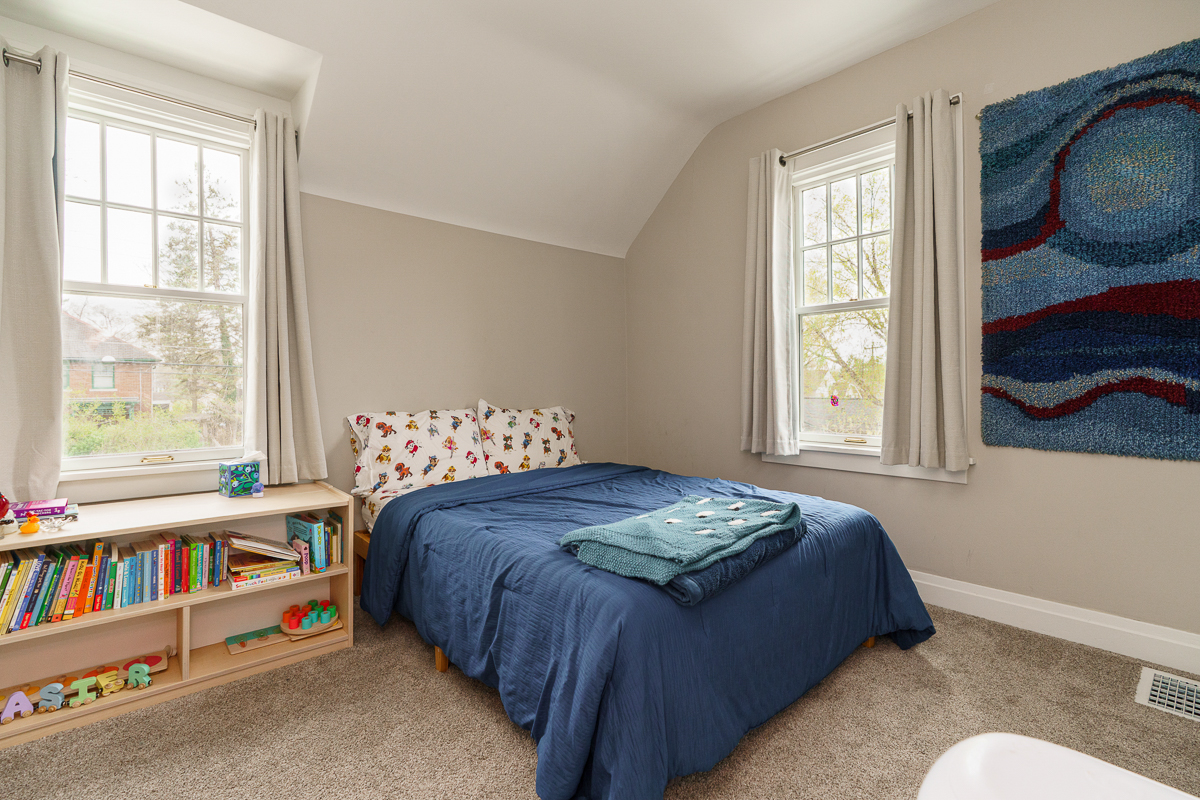 357 Fallis Rd-29