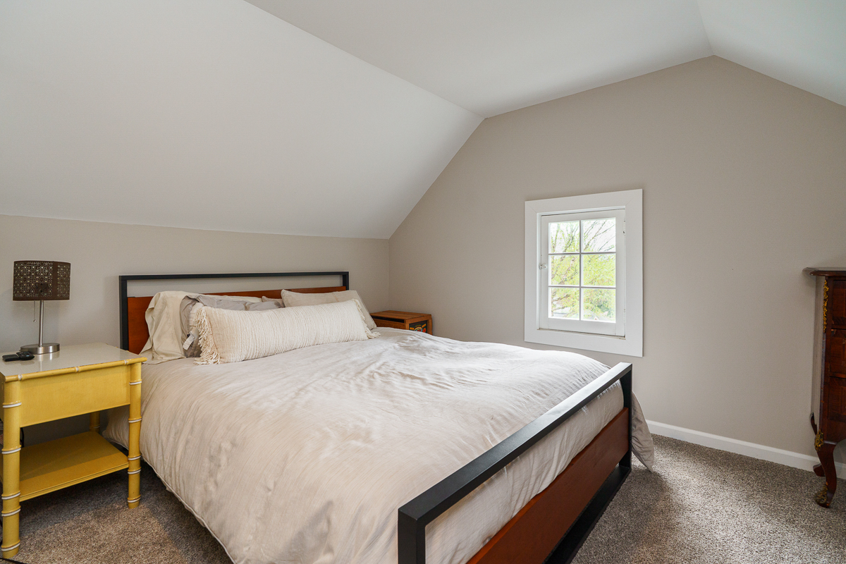 357 Fallis Rd-38