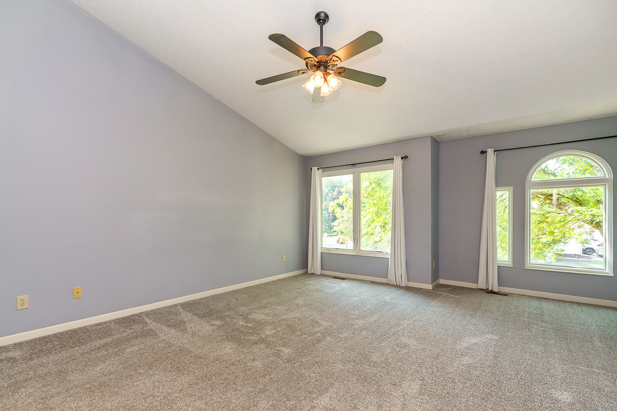 3588 Rivervail Dr-34