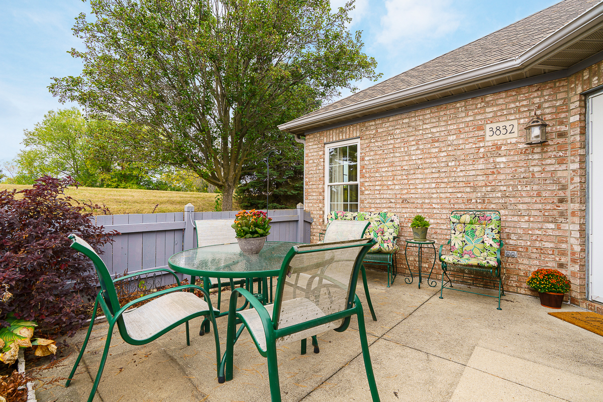 3832 Falls Circle Dr-5