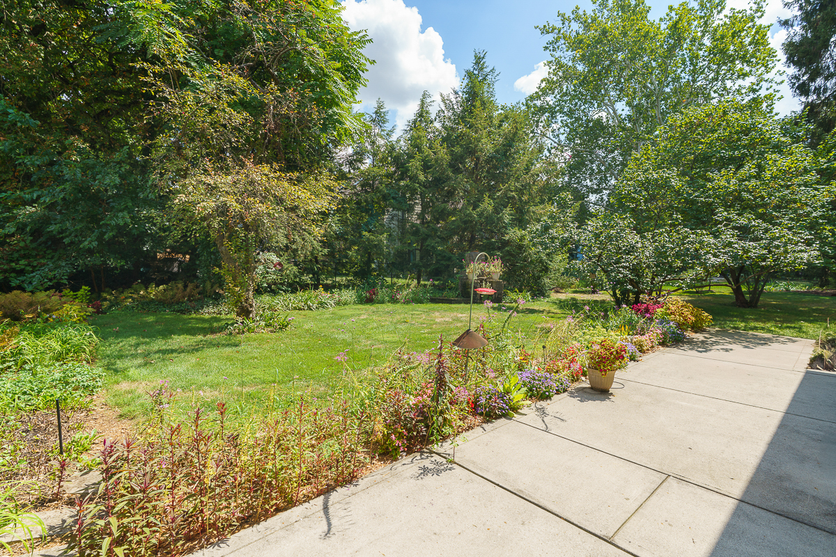 436 s Parkview Ave-19