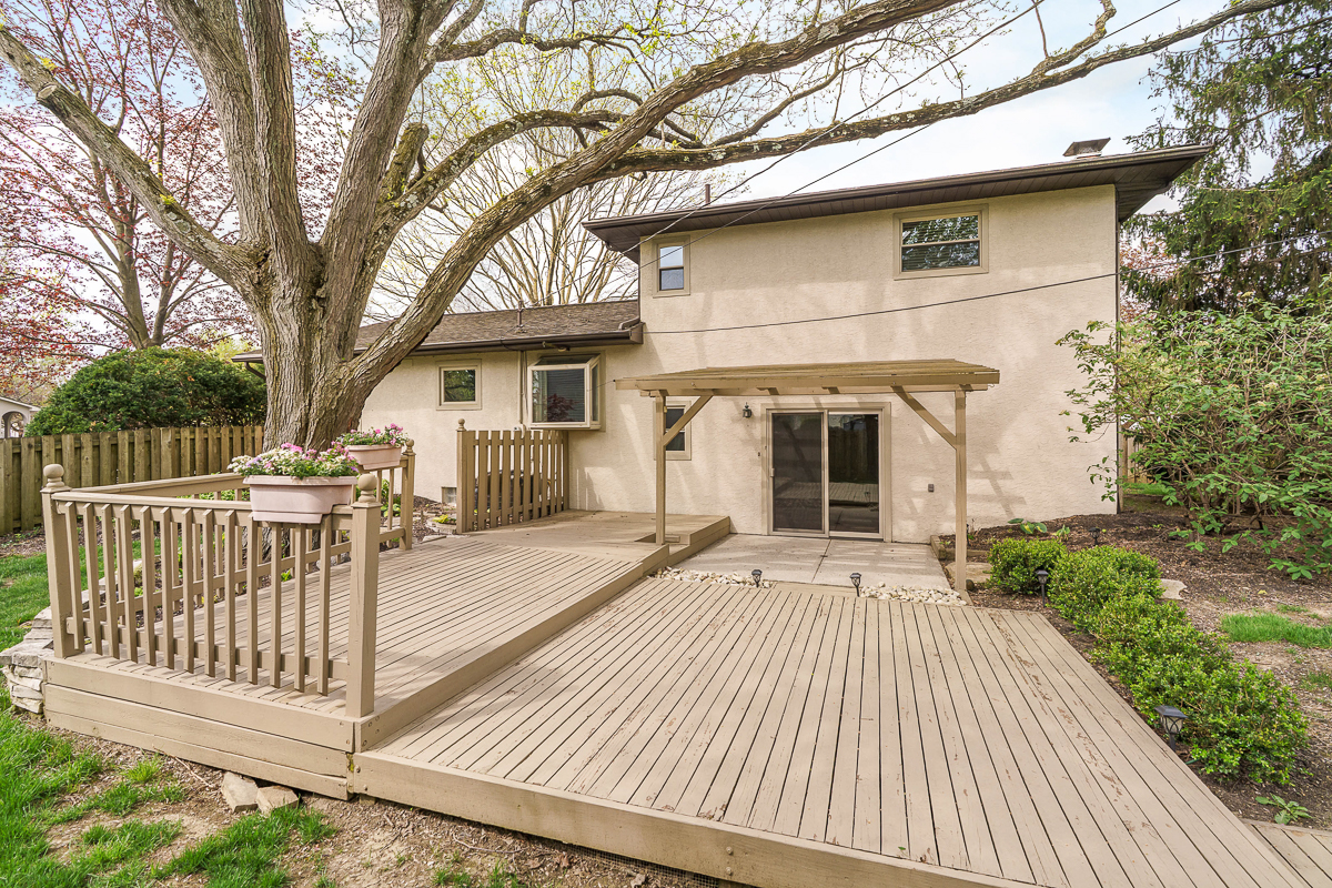 4818 Larwell Dr -12