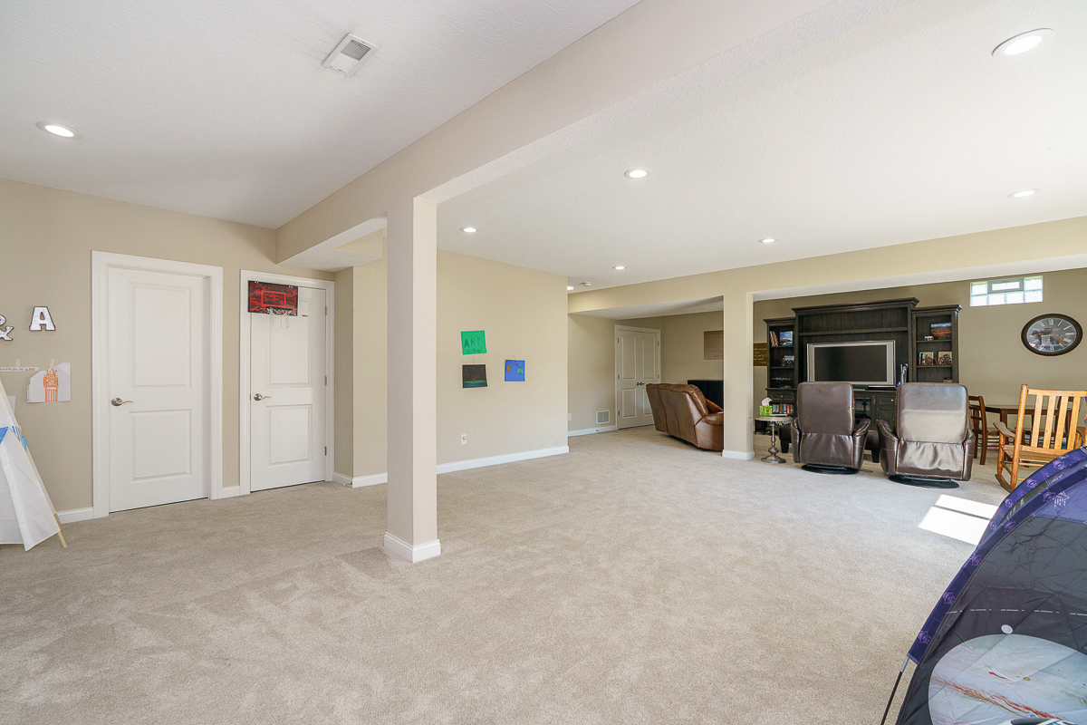 4880 Pinnacle Woods Dr-14