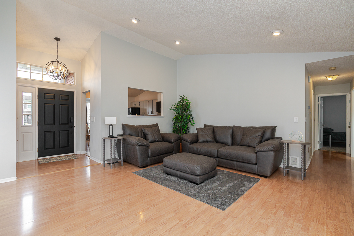 4976 Silver Bow Dr-19