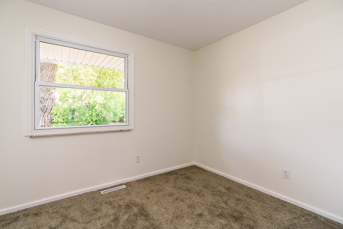 5030 Silverton Dr-27