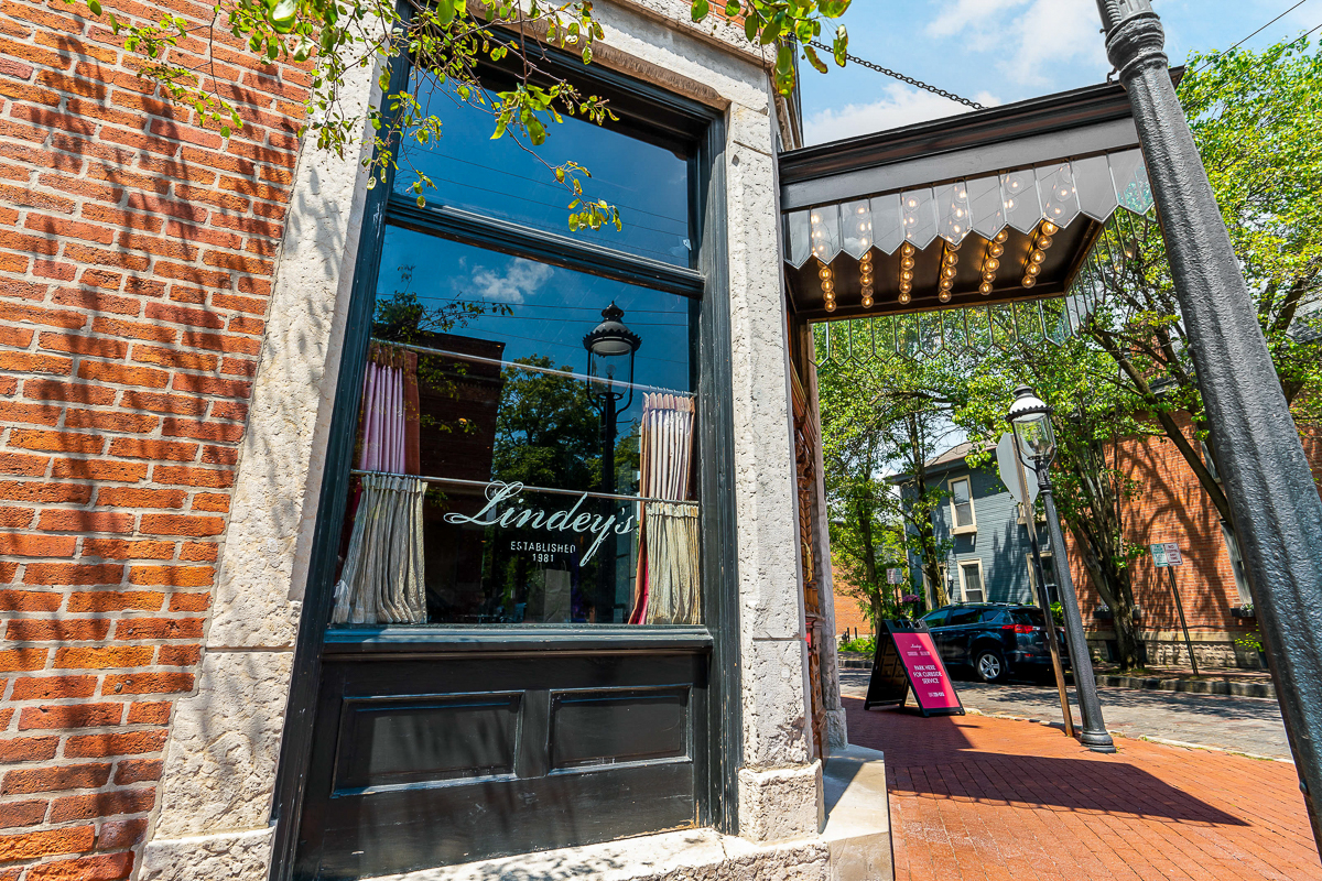 596 s 6th St-56
