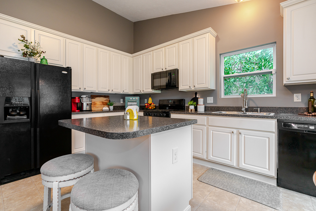 6036 Carlatun Street-11